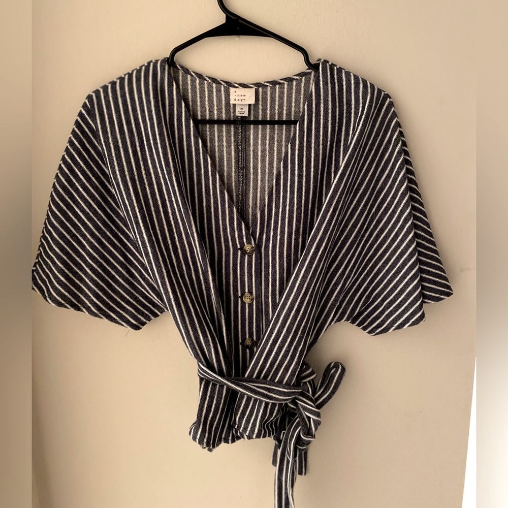 A New Day - button down v neck top with belt  Sz M